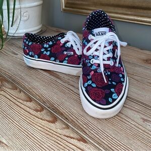 Vans Women's Sneakers with Floral Pattern size US women’s 6